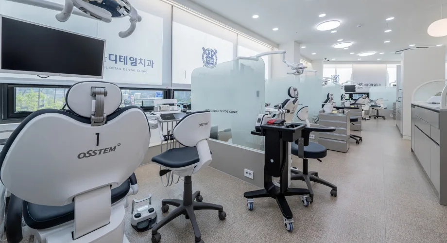 서울디테일치과 넓은 공간과 다양한 편의 공간으로 더 쾌적한 진료 공간을 만들었습니다 2