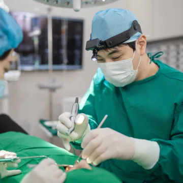 서울디테일치과 I-PRF를 골형성 촉진을 위해 골 이식재와 혼합